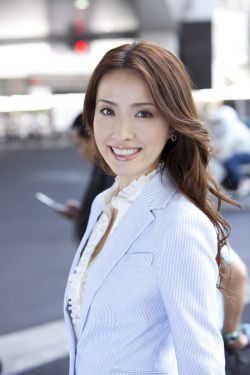 穿比基尼跳舞
